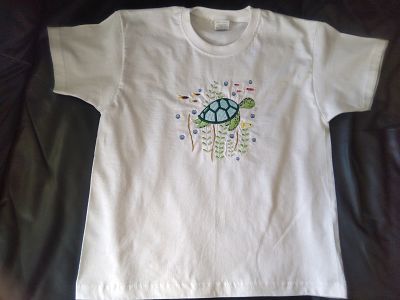 BOYS MACHINE EMBROIDERED TURTLE T-SHIRT AGE 5/6 YEARS