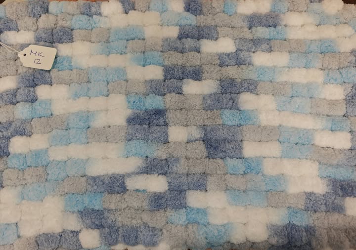JAMES BRETT MUNCHKIN SUPER CHUNKY POMPOM YARN/WOOL 200 GRAM BALL BLUE SKIES (MK012